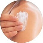 Applicare la crema Arthrovia sulla zona interessata